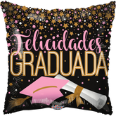 Graduada con Birrete y Diploma